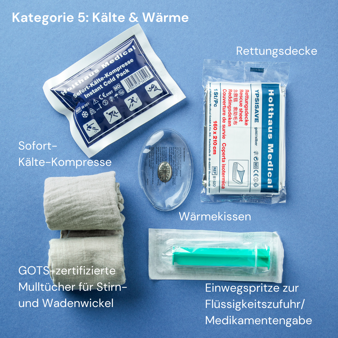 Kälte- und Wärmeprodukte aus dem Leni’s Lab Erste-Hilfe-Set: Sofort-Kälte-Kompresse, Wärmekissen, Rettungsdecke, GOTS-zertifizierte Mulltücher für Wickel sowie Einwegspritze zur Flüssigkeitszufuhr oder Medikamentengabe. Ideal zur Temperaturregulierung und schnellen Hilfe bei Verletzungen oder Fieber.